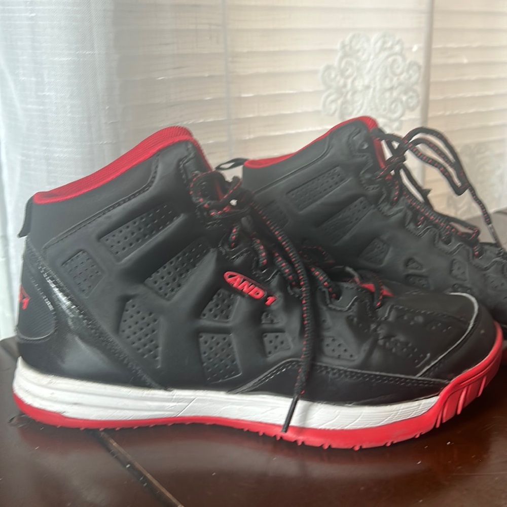 Basketball Sneakers for Boys Size 7